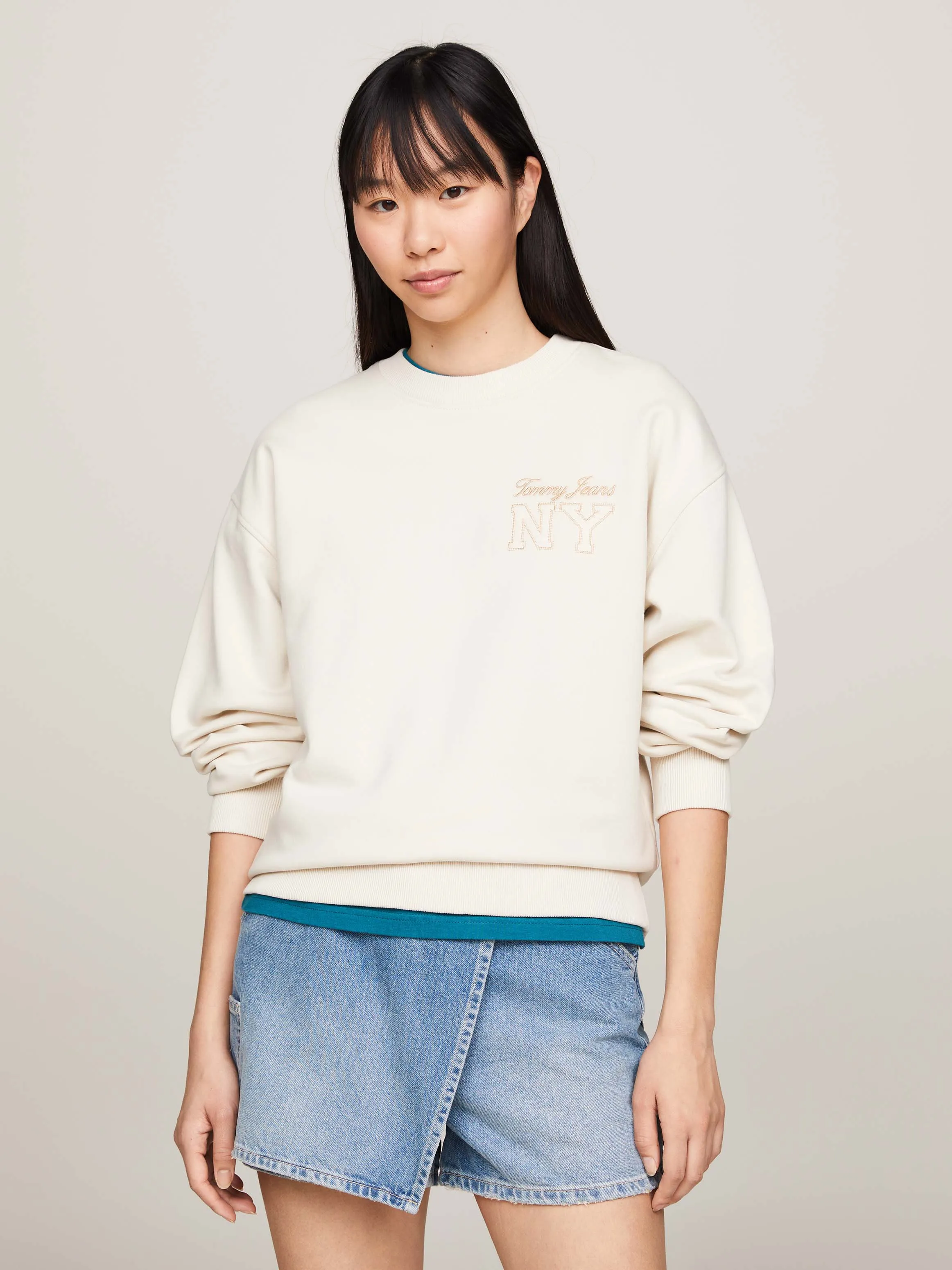 Essential Logo Embroidery Relaxed Fit Sweatshirt | Sweatshirts & Hoodies | Tommy Jeans