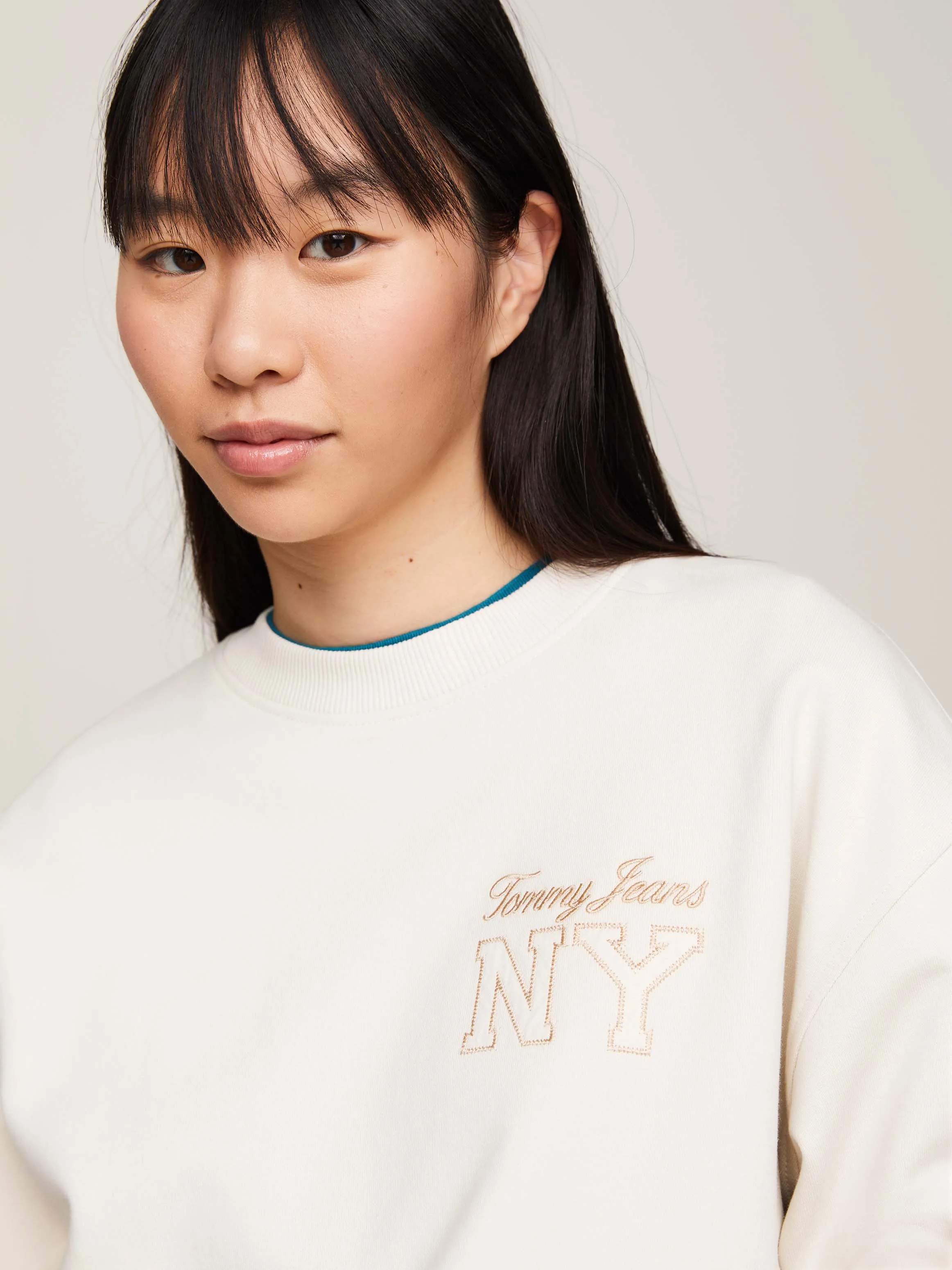 Essential Logo Embroidery Relaxed Fit Sweatshirt | Sweatshirts & Hoodies | Tommy Jeans