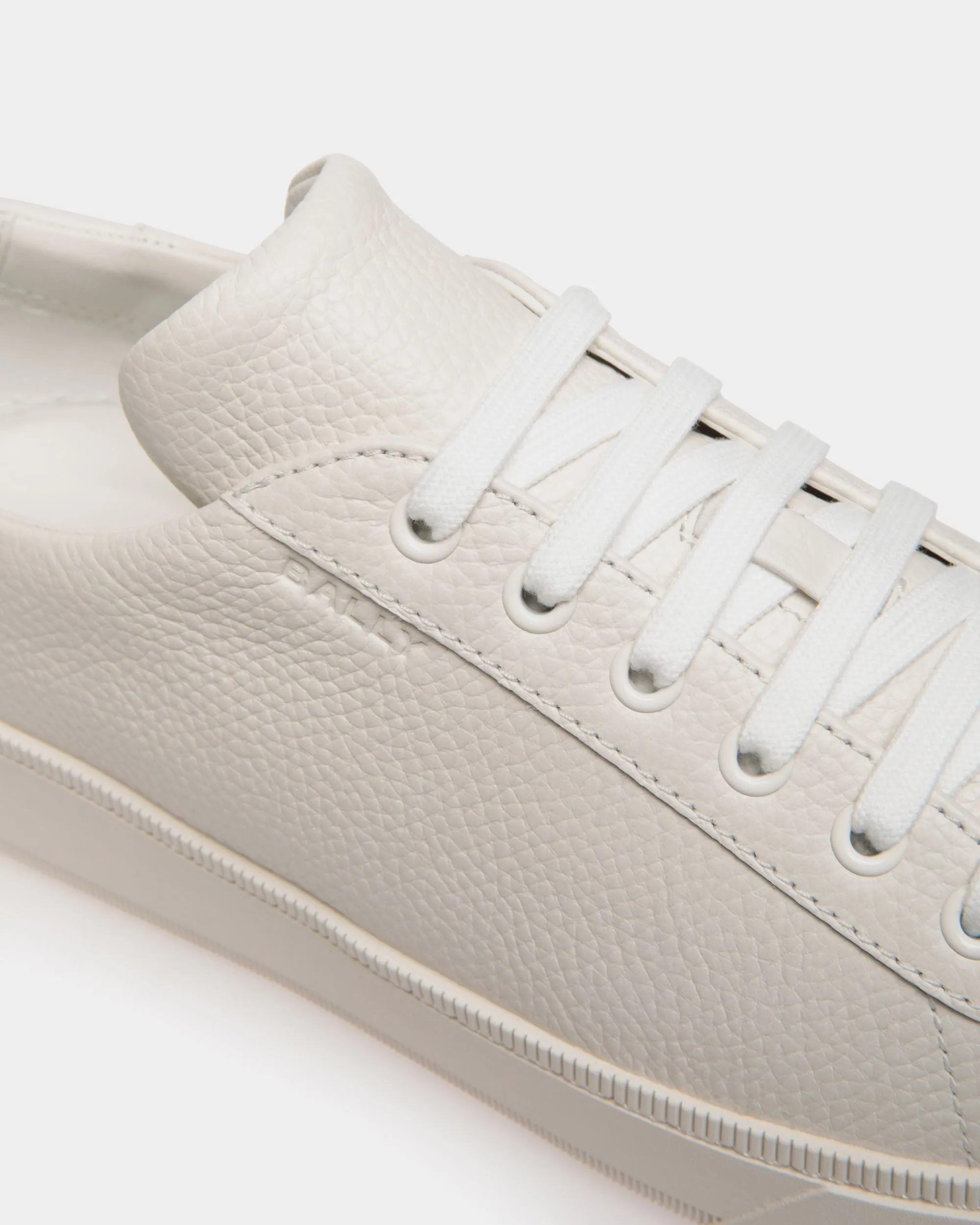 Raise Sneaker In White Grained Leather 