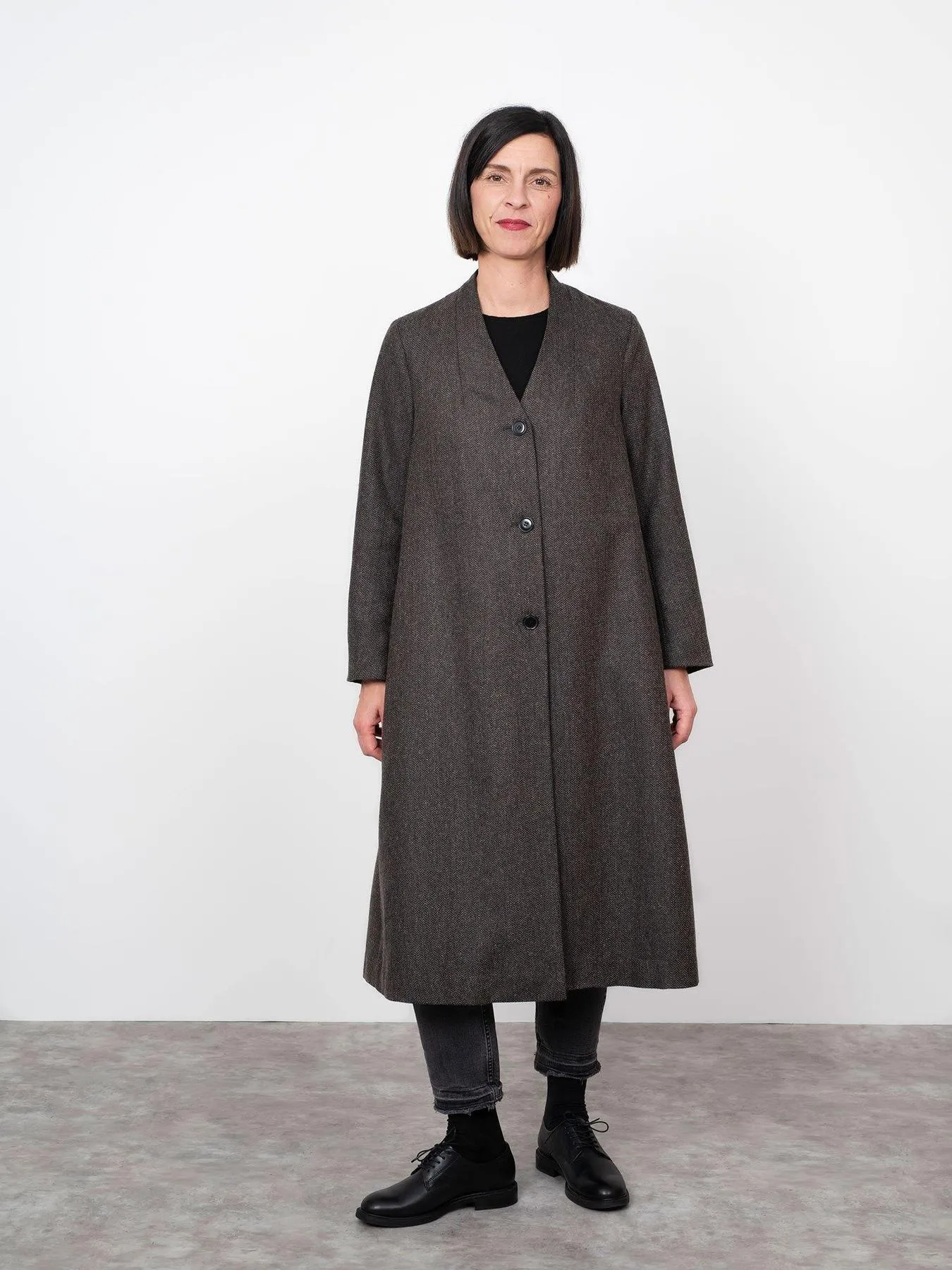 THE ASSEMBLY LINE  V-Neck Coat Sewing Pattern (XL - 3XL)