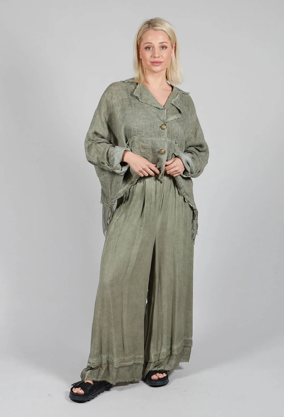 Wide Leg Trousers in Viscosa Tinto Marmorizzato Olive